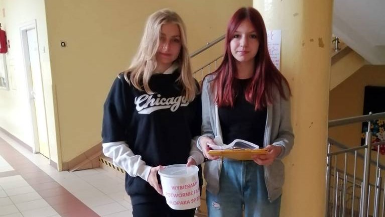 142129 2022 10 03 02