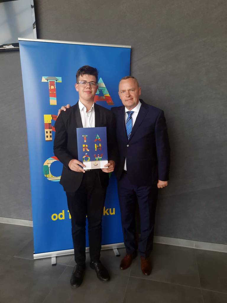 083637 2024 06 21 02