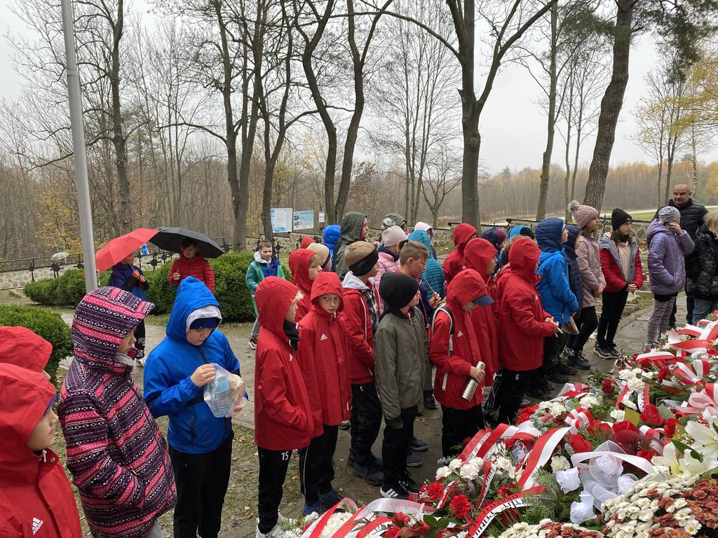 W hołdzie poległym Legionistom