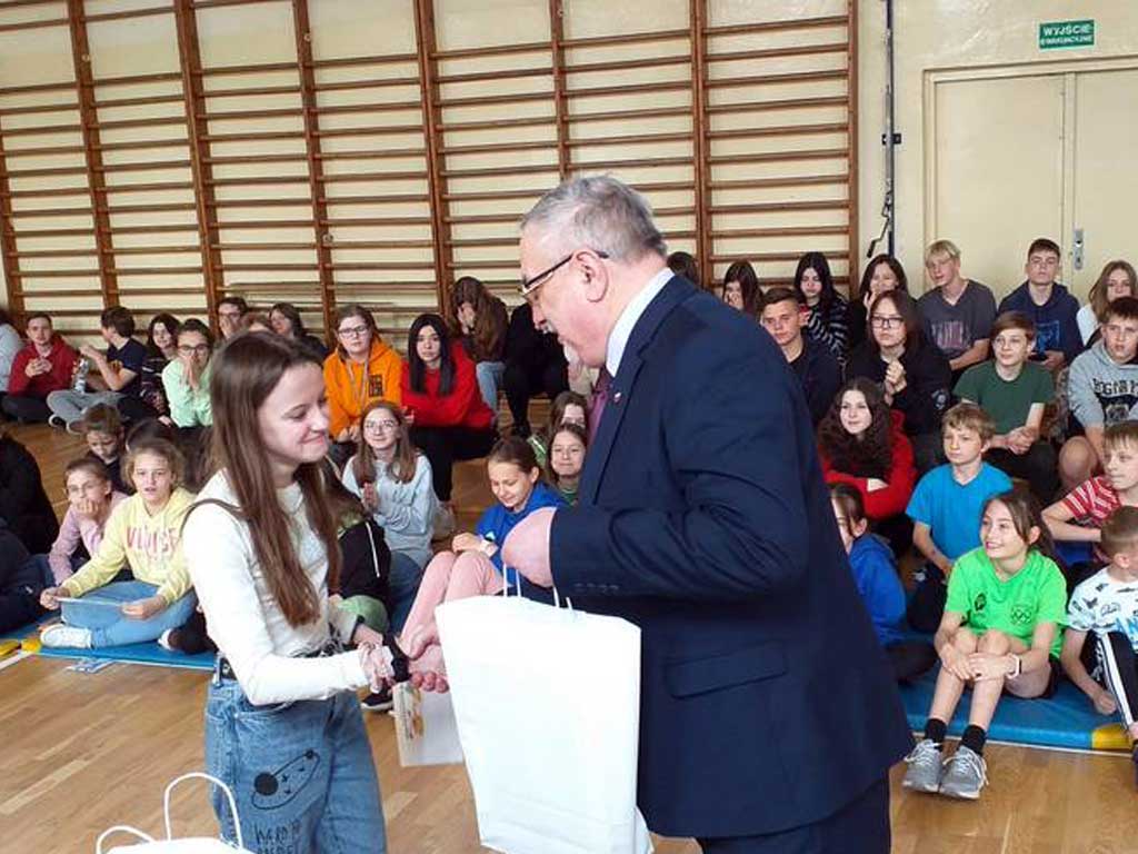 Konkurs plastyczny „Polski lekkoatleta- mój Idol”.  Nagrody rozdane!!!