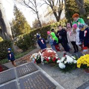 W hołdzie poległym bohaterom