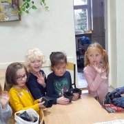 Co piszczy pod liśćmi?