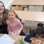 Co piszczy pod liśćmi?