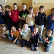 Mikołajkowe zajęcia kreatywne w 2a