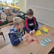 Mikołajkowe zajęcia kreatywne w 2a