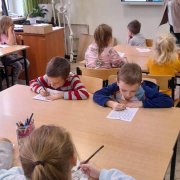 Wizyta przedszkolaków w naszej szkole – „Jesień w przyrodzie”