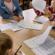 Wizyta przedszkolaków w naszej szkole – „Jesień w przyrodzie”